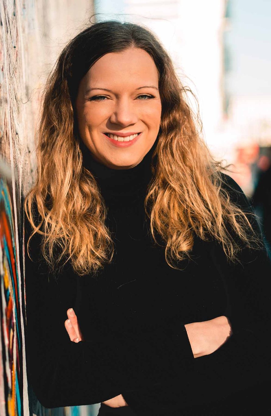 Porträt von Juliane Hüttl